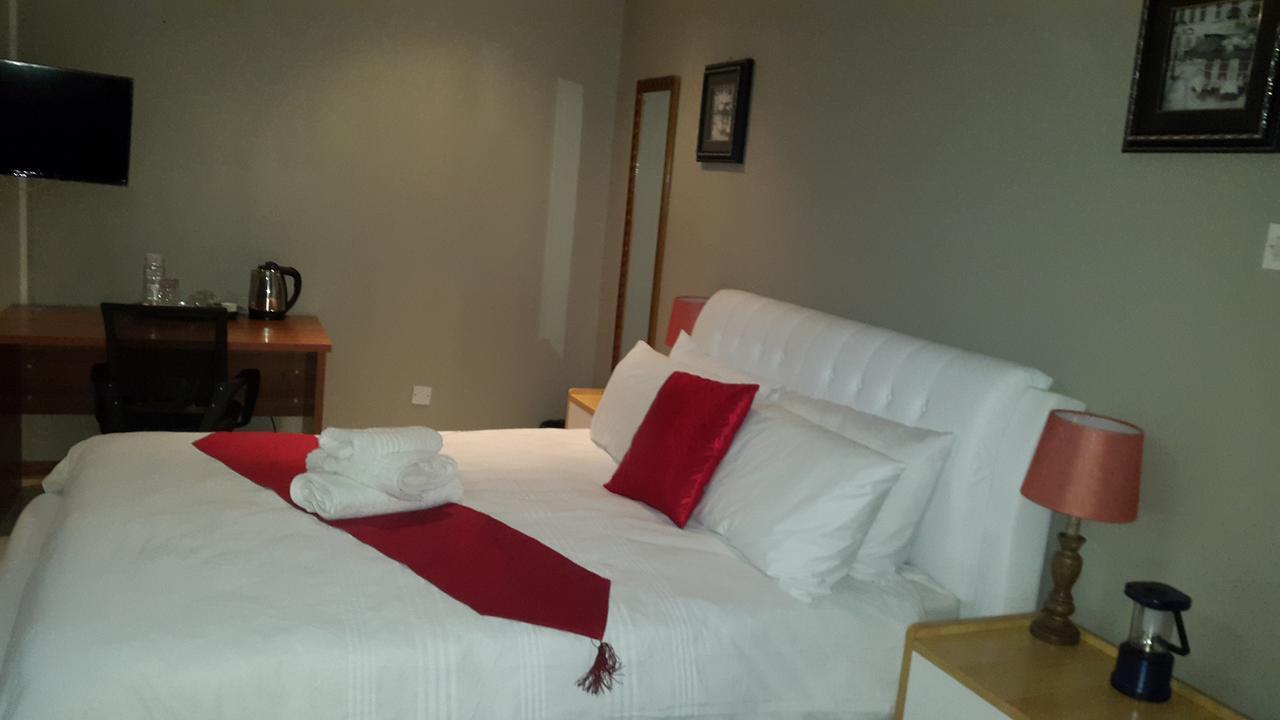Tintech Bed & Breakfast ฟรานซิสทาวน์ ภายนอก รูปภาพ