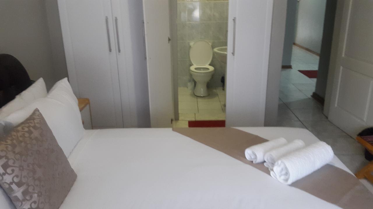 Tintech Bed & Breakfast ฟรานซิสทาวน์ ภายนอก รูปภาพ
