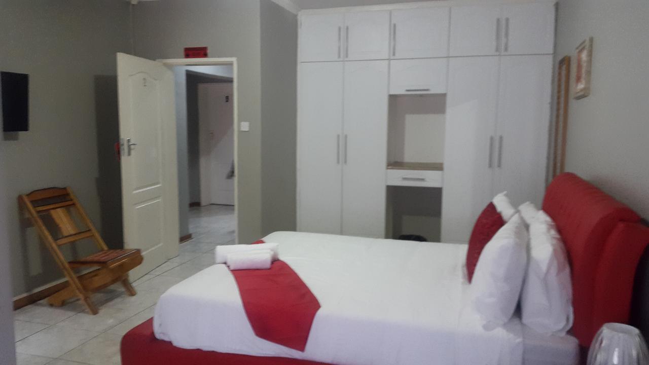 Tintech Bed & Breakfast ฟรานซิสทาวน์ ภายนอก รูปภาพ